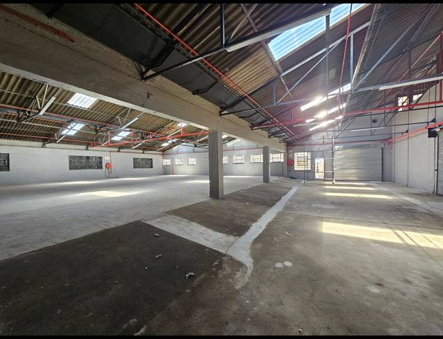 742M² WAREHOUSE TO LET IN BENROSE